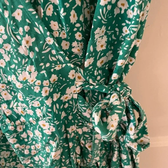 Zessica NWT Floral Wrap Dress - Picture 3 of 7